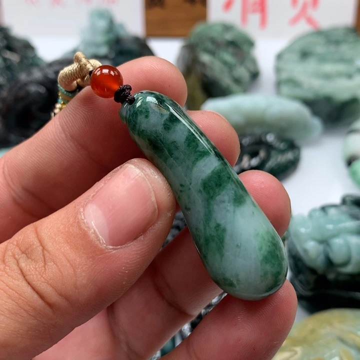 翡翠颈饰未镶嵌保真天然a货翡翠