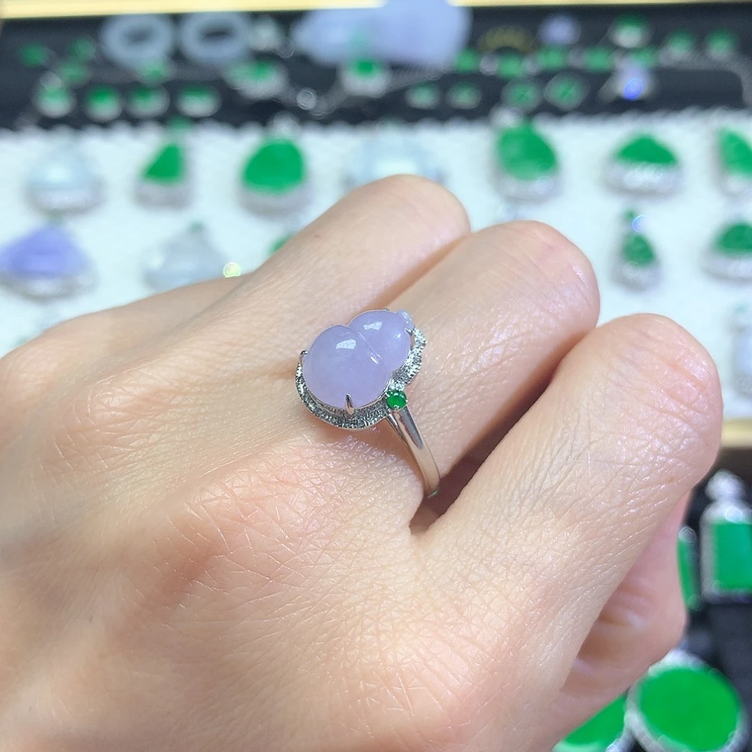 18K金镶嵌戒指翡翠戒指