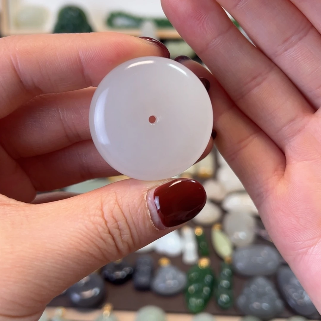 和田玉颈饰未镶嵌小*子扣子