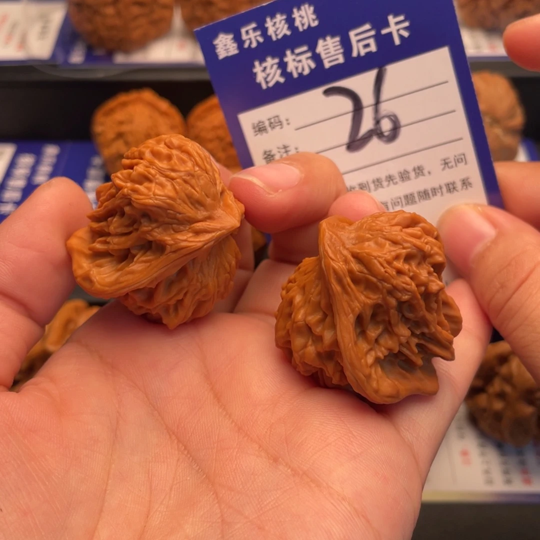 文玩核桃把件报喜鸟
