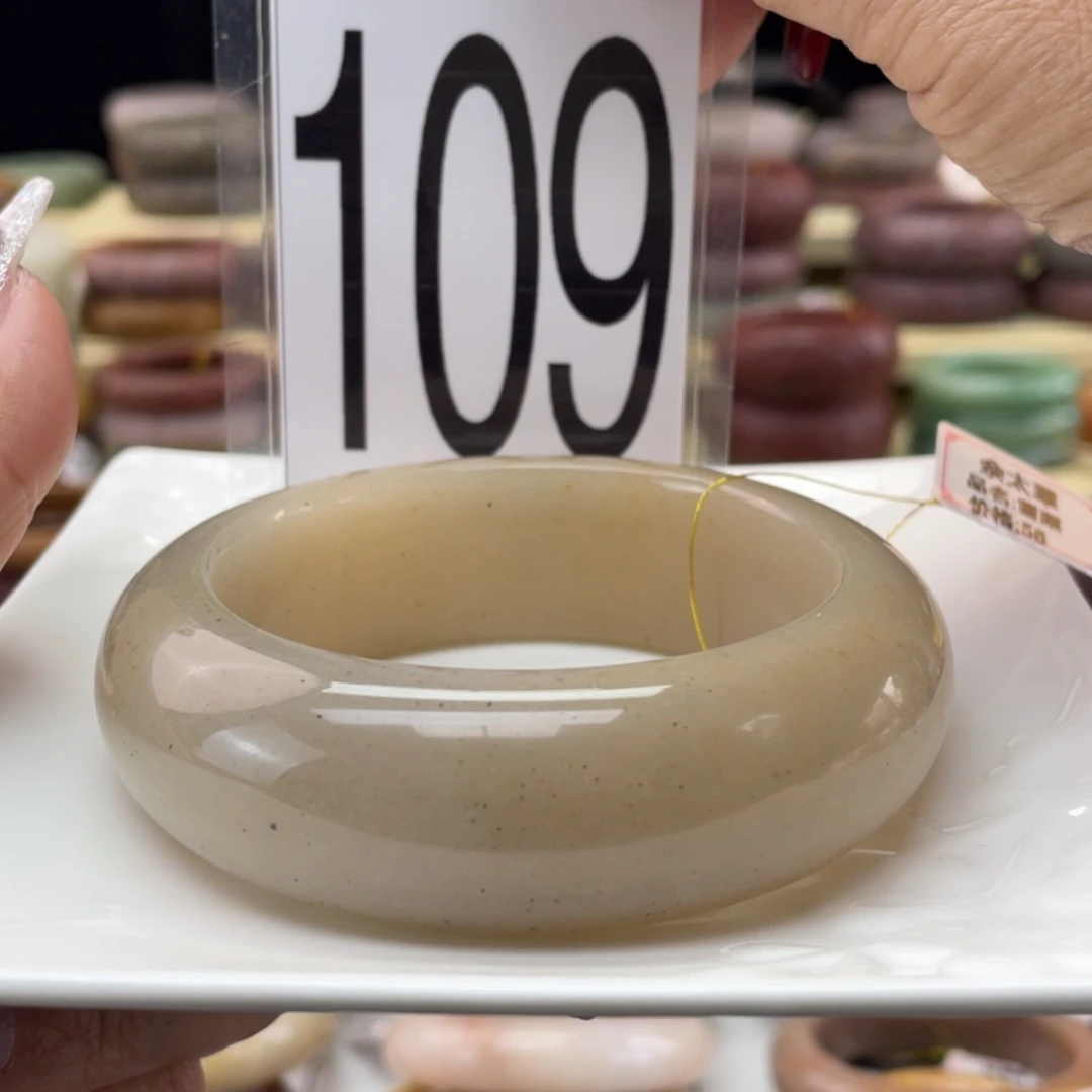 【闪购商品】石英质玉手镯未镶嵌