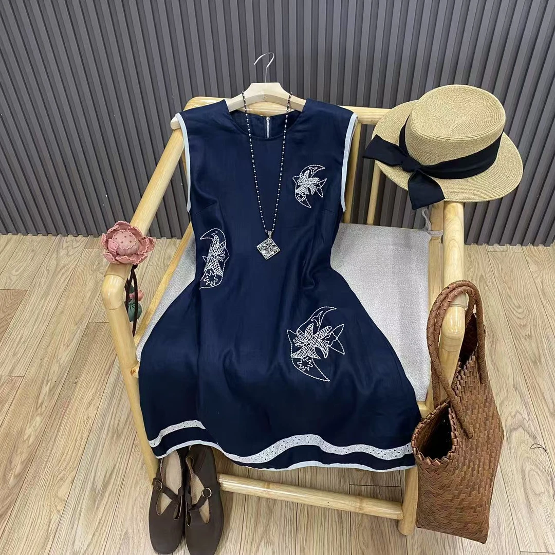 亚麻刺绣圆领无袖撞色连衣裙减龄百搭宽松套头中长背心裙女Q1833