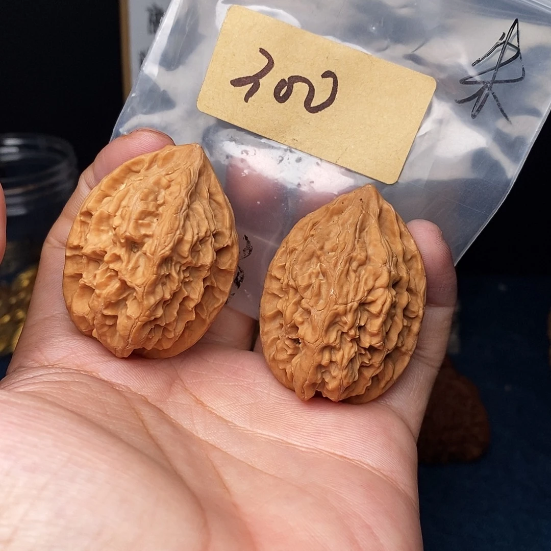 爱***晴把件文玩核桃朱雀鸡心