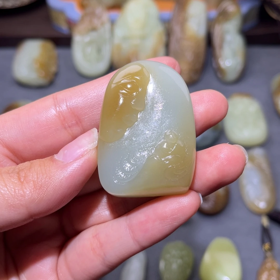 和田玉（糖玉）未镶嵌挂件