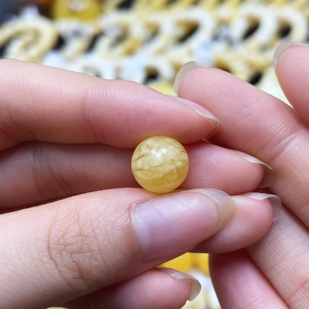 未镶嵌蜜蜡裸石圆珠10.7mm瑕
