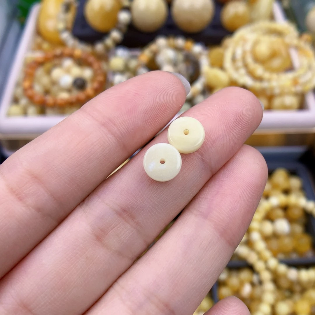 未镶嵌琥珀裸石7.5