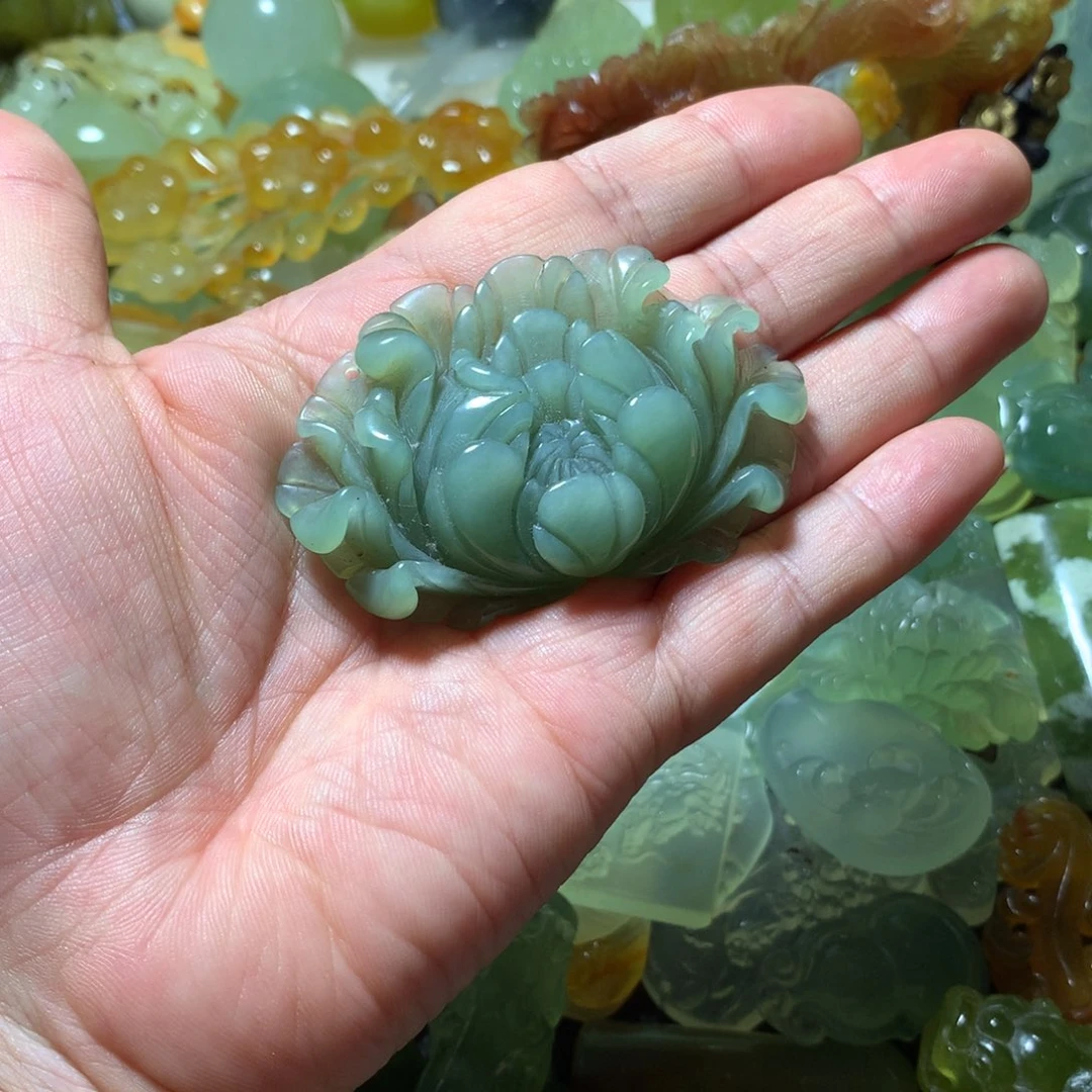 未镶嵌蛇纹石玉颈饰