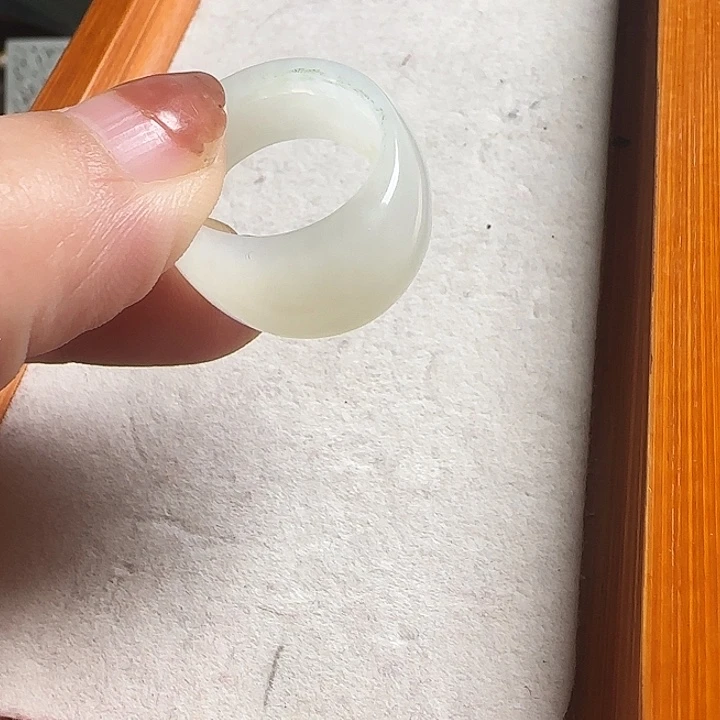 落***蝉瓷片新号开播瓷盘一件