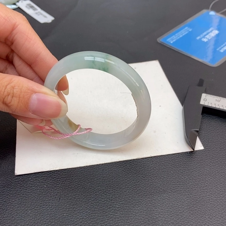 翡翠手镯未镶嵌52贵妃