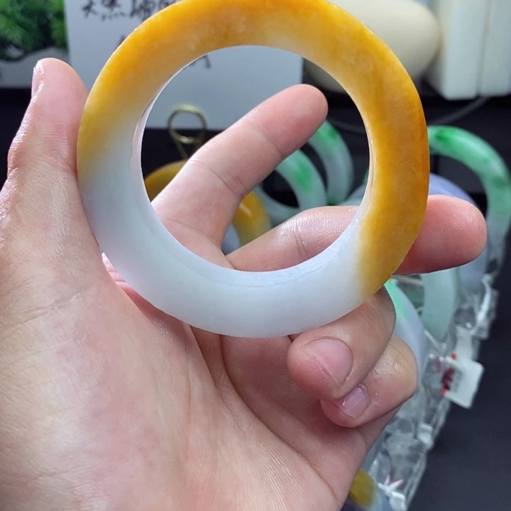 未镶嵌天然翡翠手镯定制翡翠