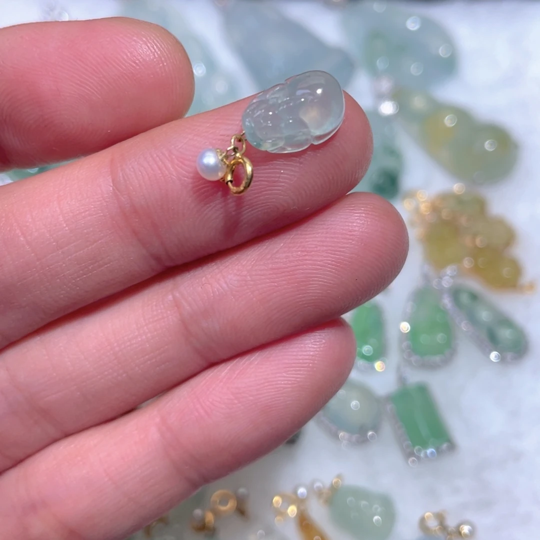 翡翠18K金镶嵌颈饰翡翠