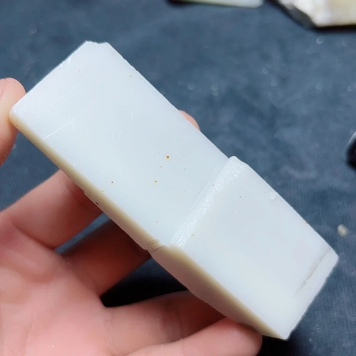 未镶嵌和田玉（糖玉）珠宝奇石