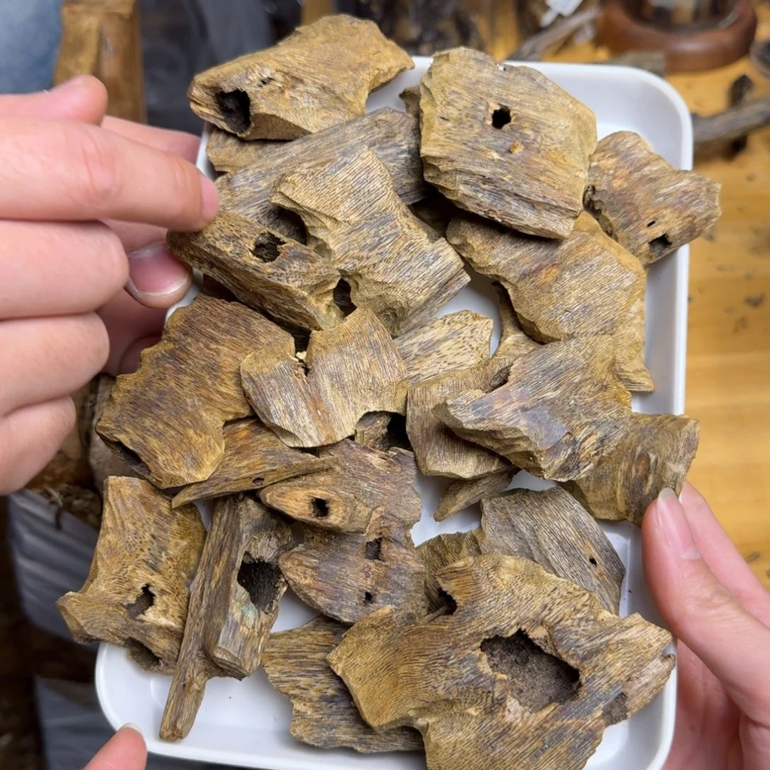 沉香沉香碎屑海南白棋品种块料50克➕多样性发货