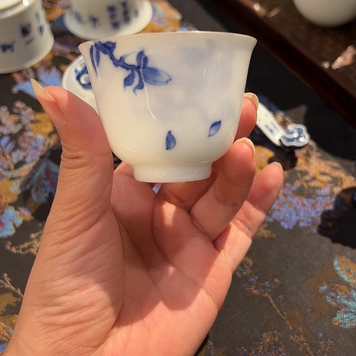 赋春寻隐超薄胎玉兰花