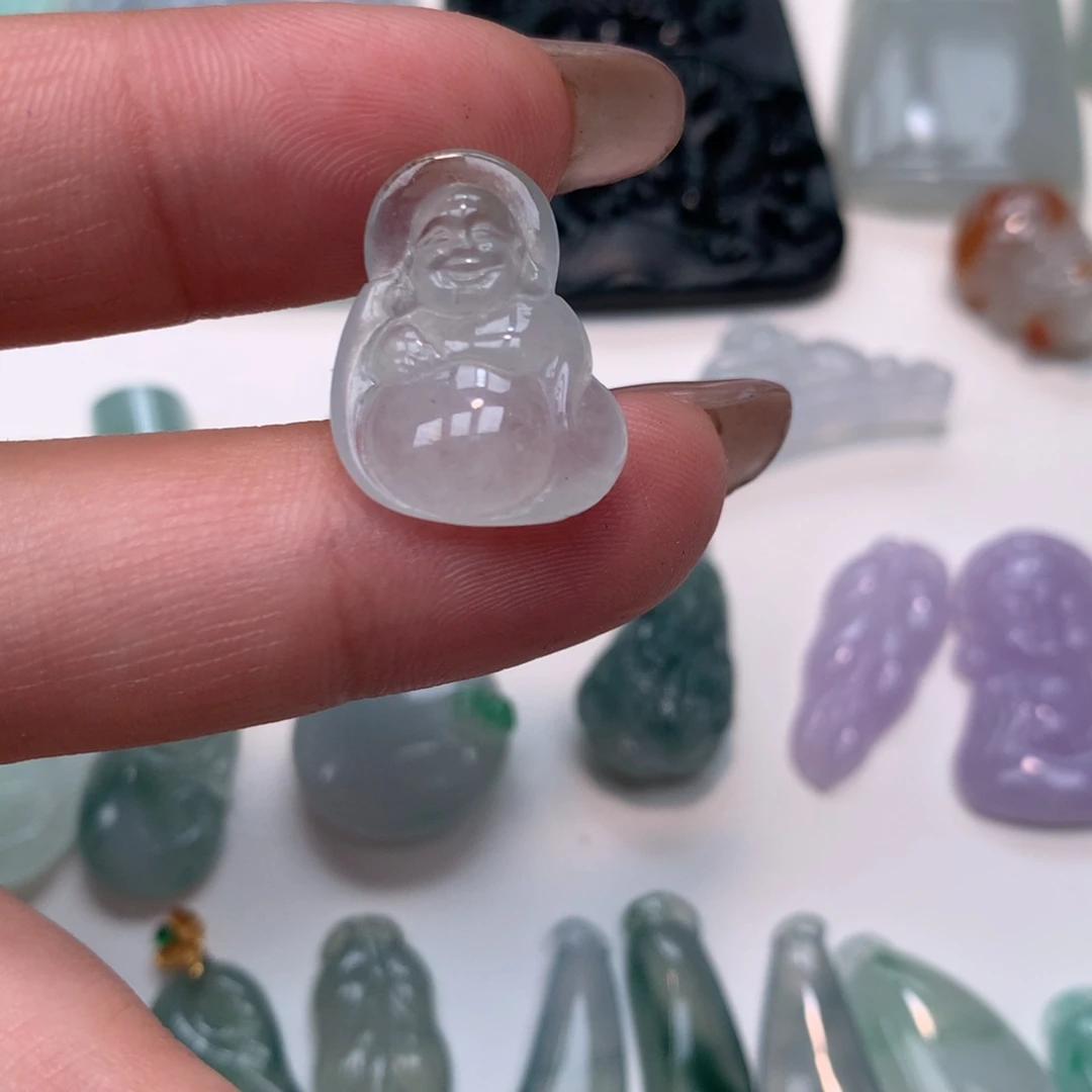 翡翠未镶嵌颈饰白冰如来佛