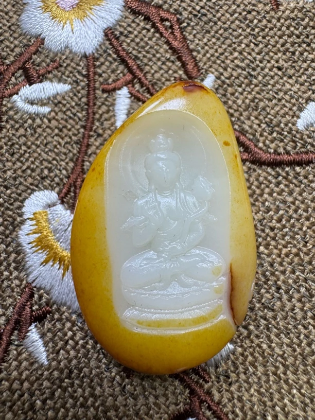 和田玉高货大势至吊坠