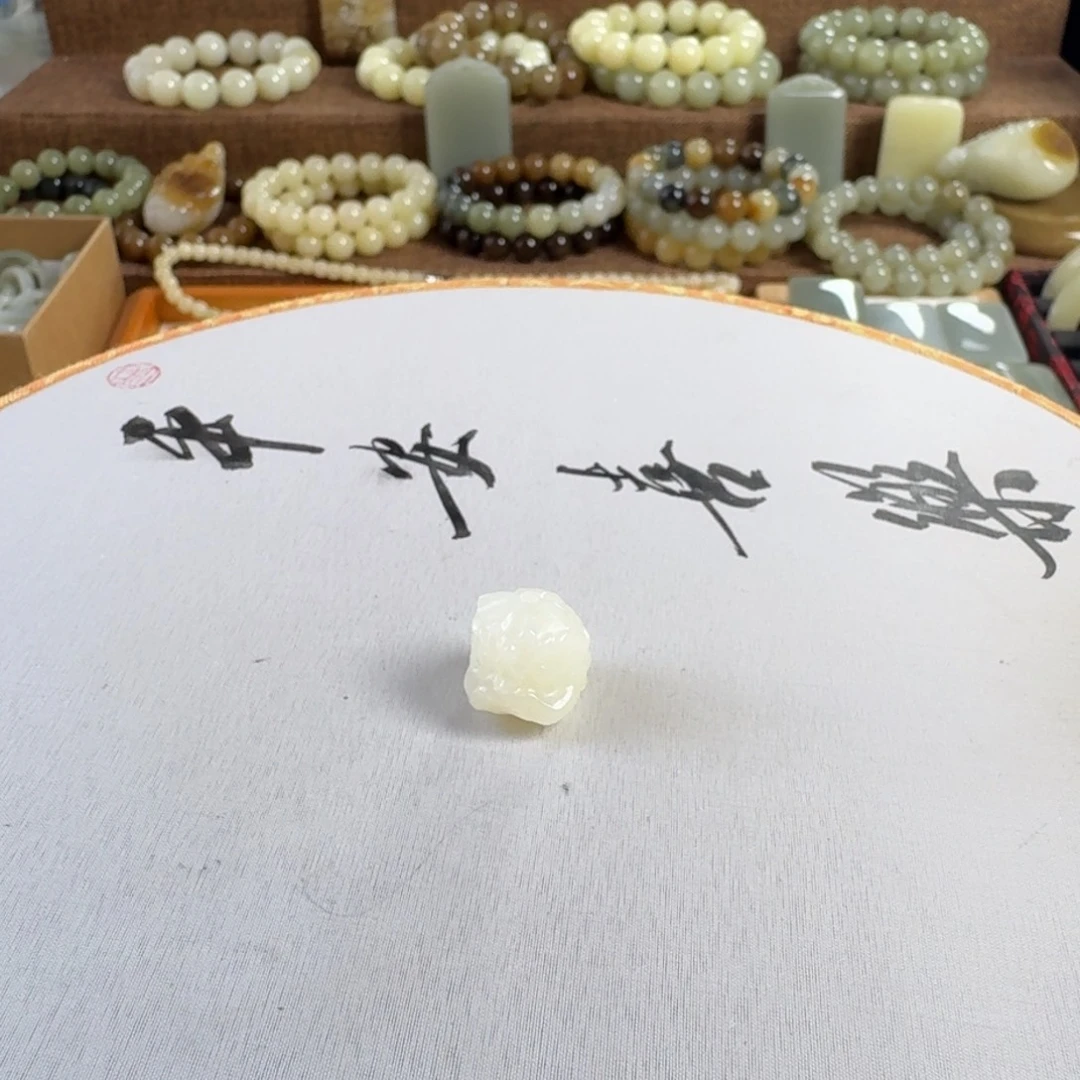 艾***g和田玉未镶嵌颈饰