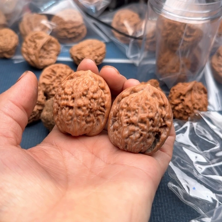 M***n吊坠文玩核桃37莲花普对尖黄