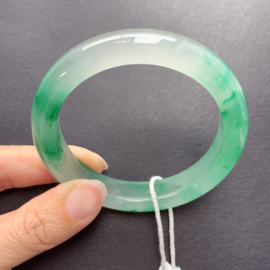 未镶嵌手镯石英质玉