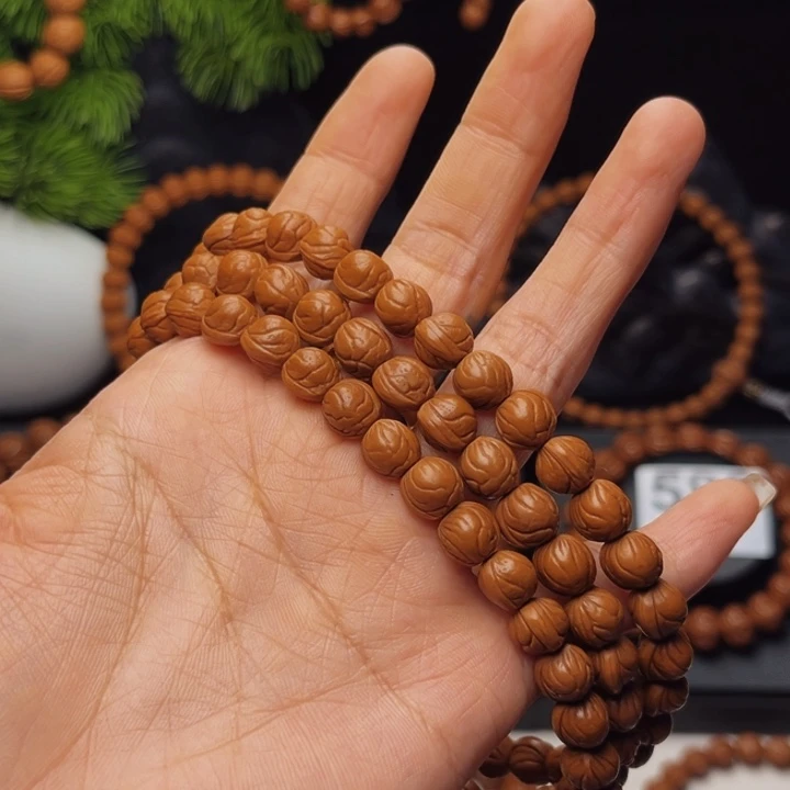 格***调龙纹桃核玉龙脊08