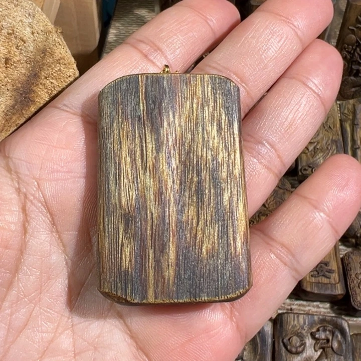 沉香沉香碎屑红棋楠沉香牌8克