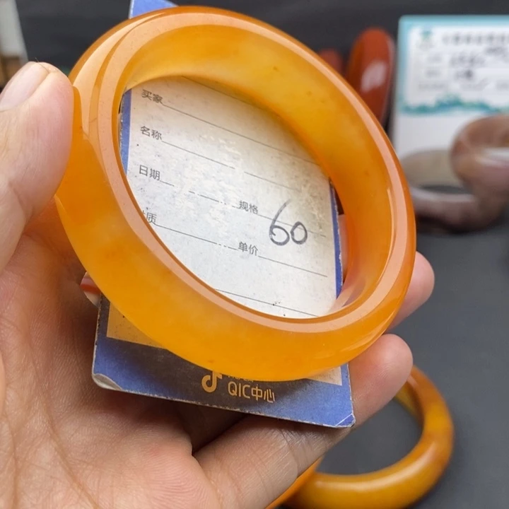 未镶嵌手镯石英质玉