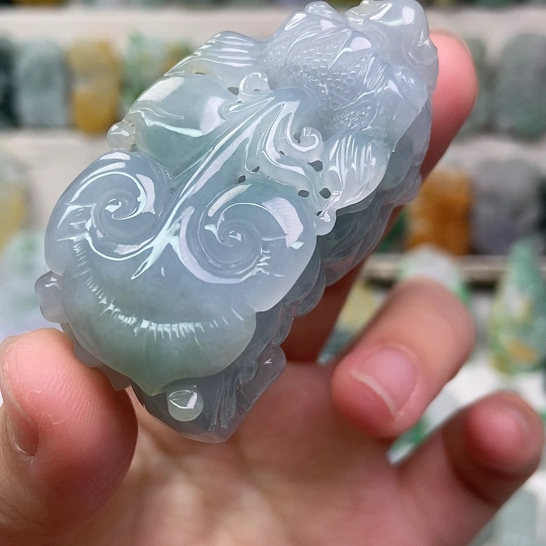 翡翠未镶嵌吊坠(赠链)