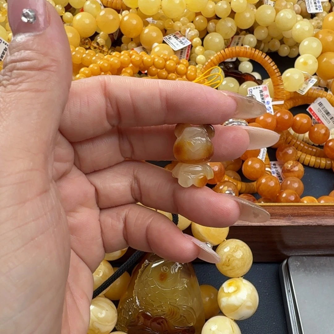 琥珀未镶嵌珠宝奇石