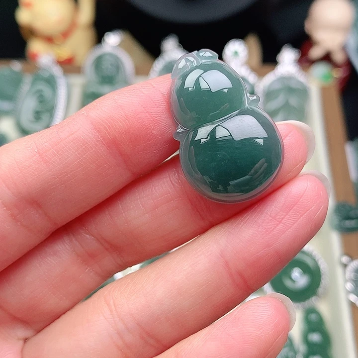 颈饰未镶嵌翡翠吊坠