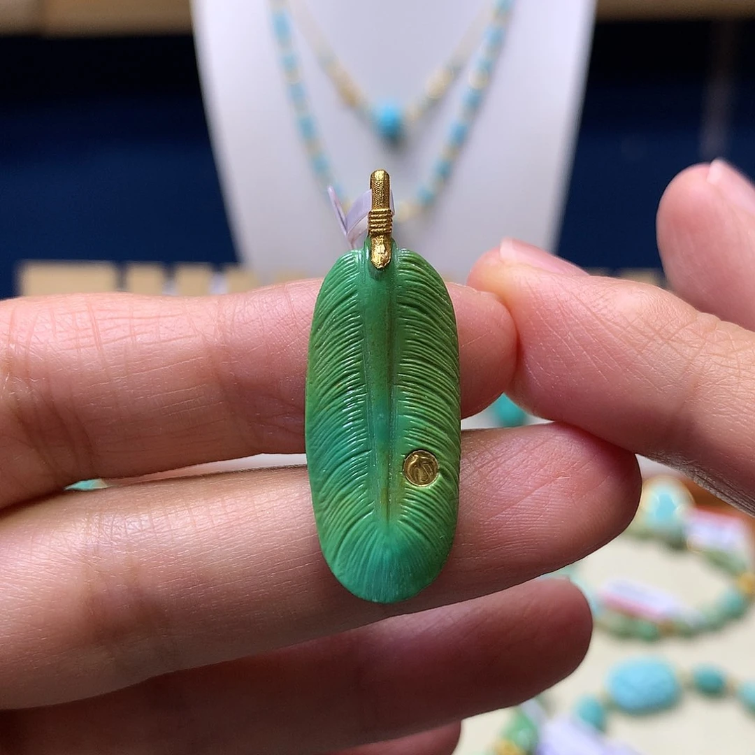 绿松石18K金镶嵌吊坠