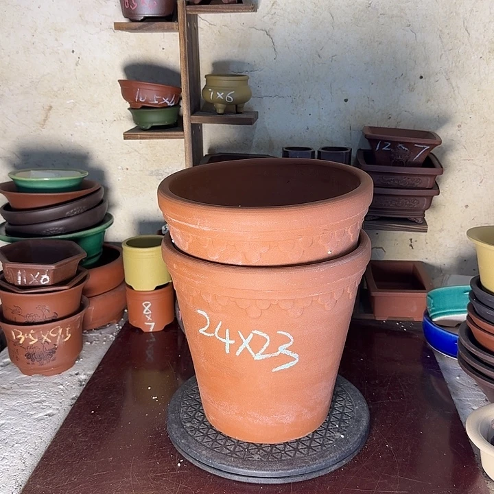 紫砂花盆，手工制作