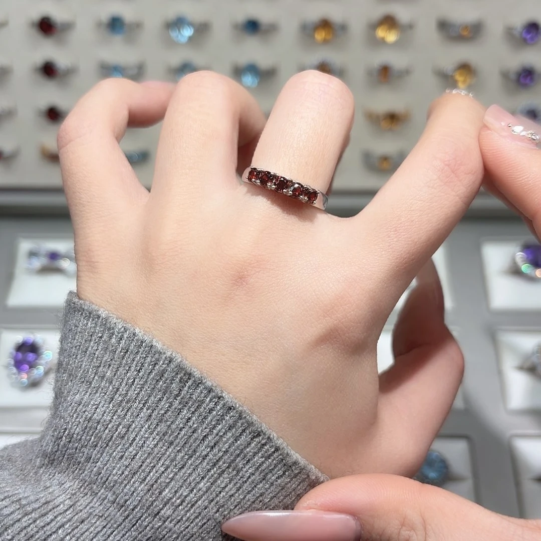 石榴石银S925镶嵌戒指简约款排戒