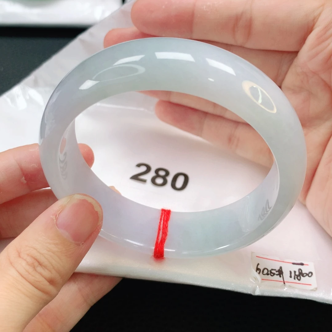 未镶嵌手镯翡翠悠*?缅甸60轮胎