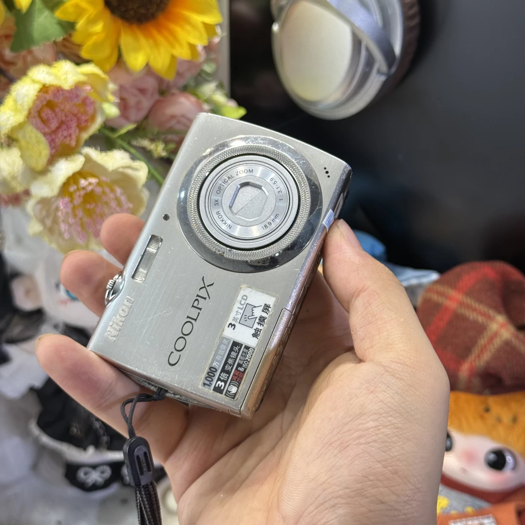 9新 Nikon/尼康 ，尼康s230色彩感好滤镜多适合新手带配件