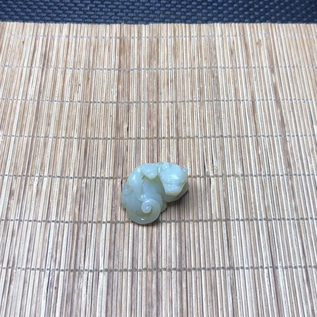 未镶嵌和田玉挂件