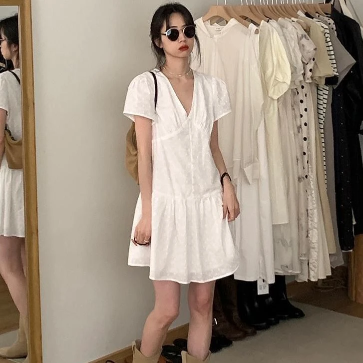 88035超仙甜美温柔小白裙气质V领连衣裙