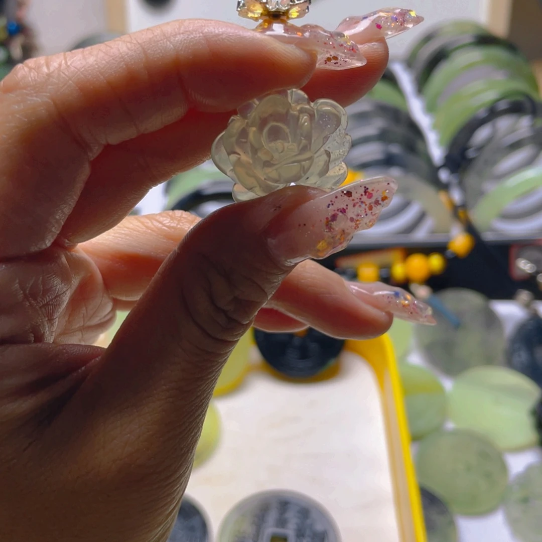 无***献蛇纹石玉未镶嵌颈饰