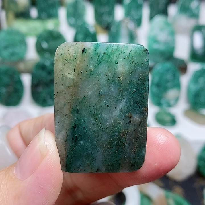 未镶嵌独山玉颈饰