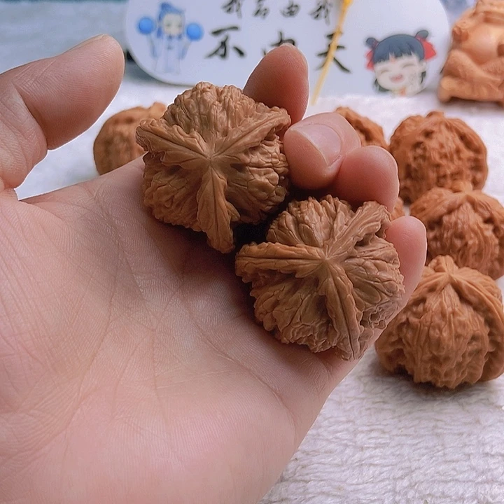 吊坠文玩核桃?三棱