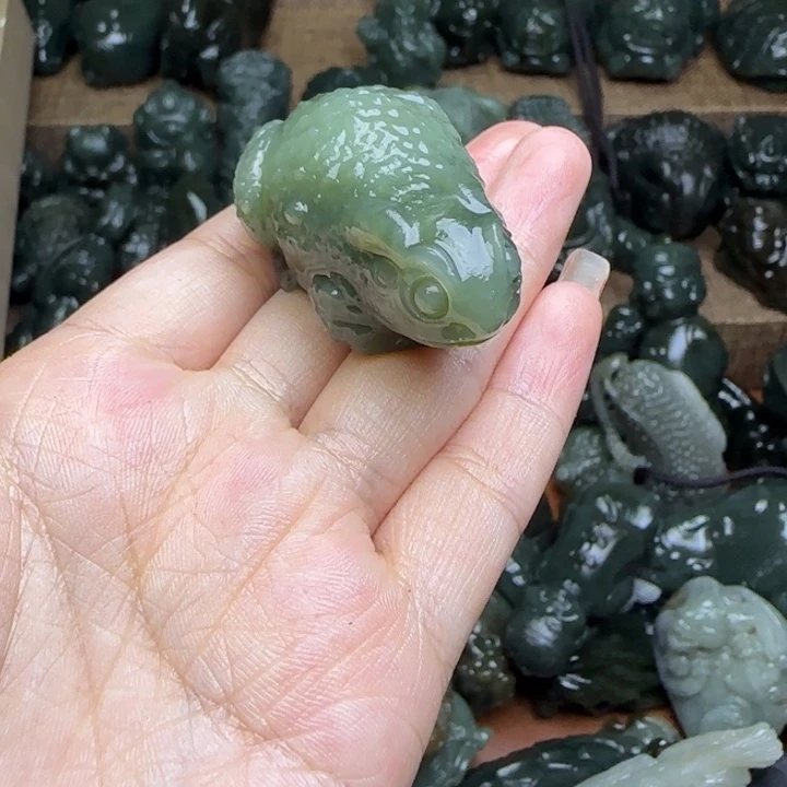 和田玉（糖玉）未镶嵌颈饰