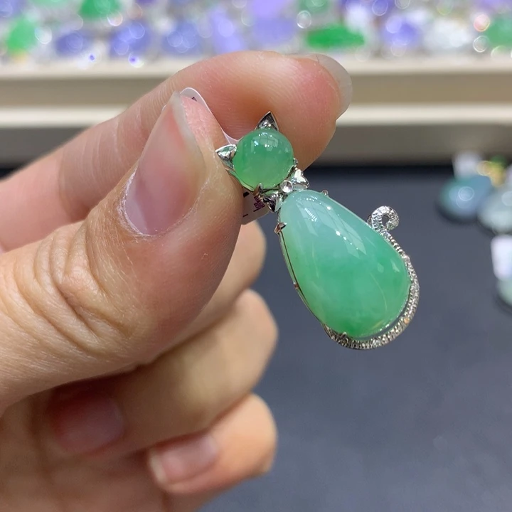 翡翠颈饰18K金镶嵌翡翠