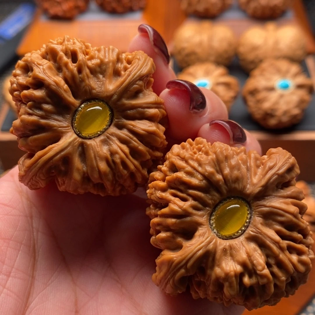 把件文玩核桃龙*南江石