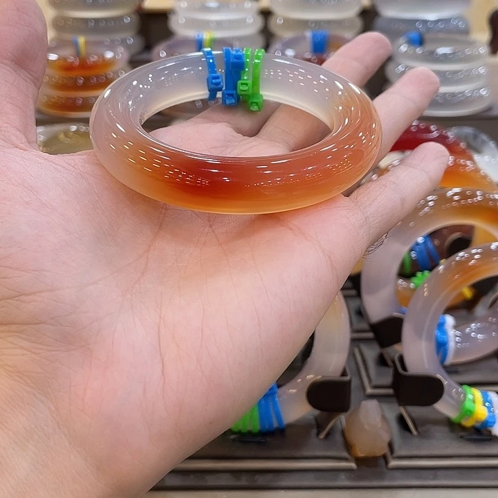 玛瑙/玉髓未镶嵌手镯