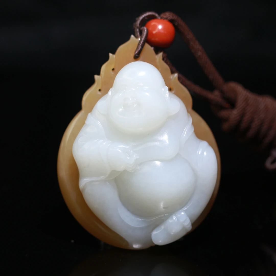 9和田玉且末糖白吊坠（谭广辉作）/100434保利厦门拍卖