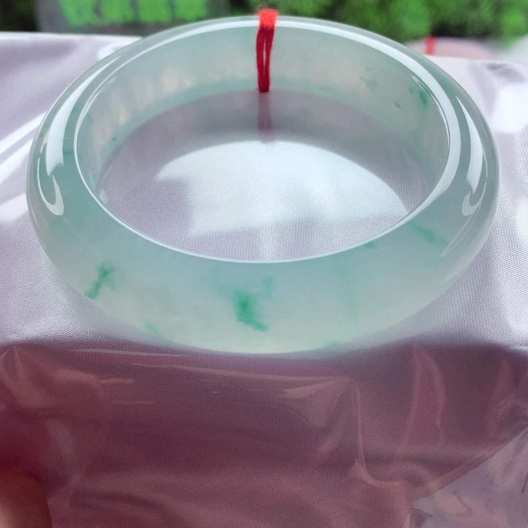 翡翠未镶嵌手镯56.6冰透蓝花起光小万强推