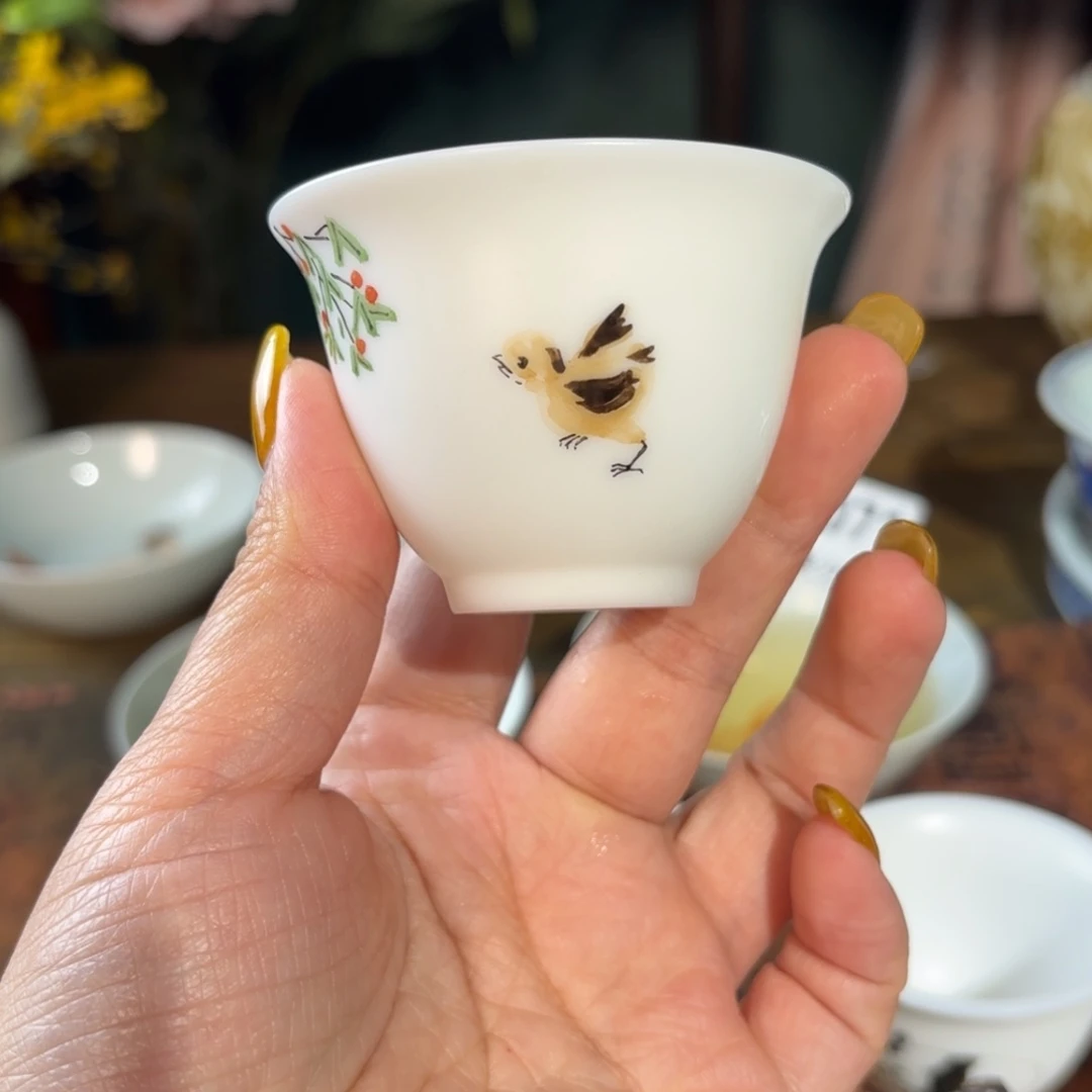 瓷青花手绘小鸡樱桃