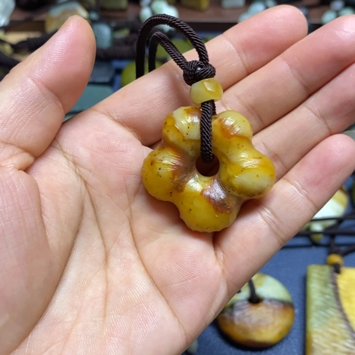 诗***：未镶嵌蛇纹石玉颈饰