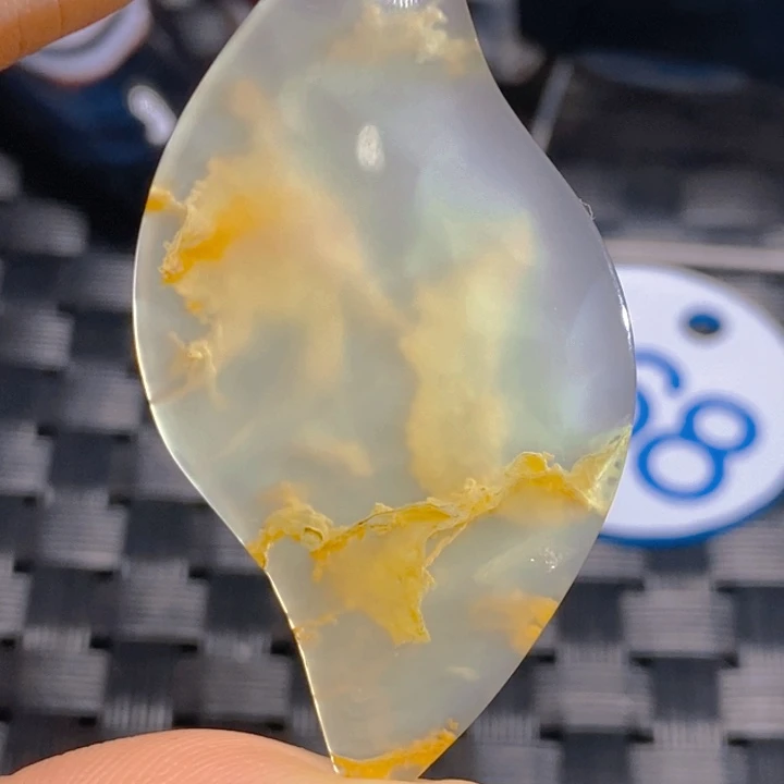 玛瑙/玉髓颈饰未镶嵌半**丁