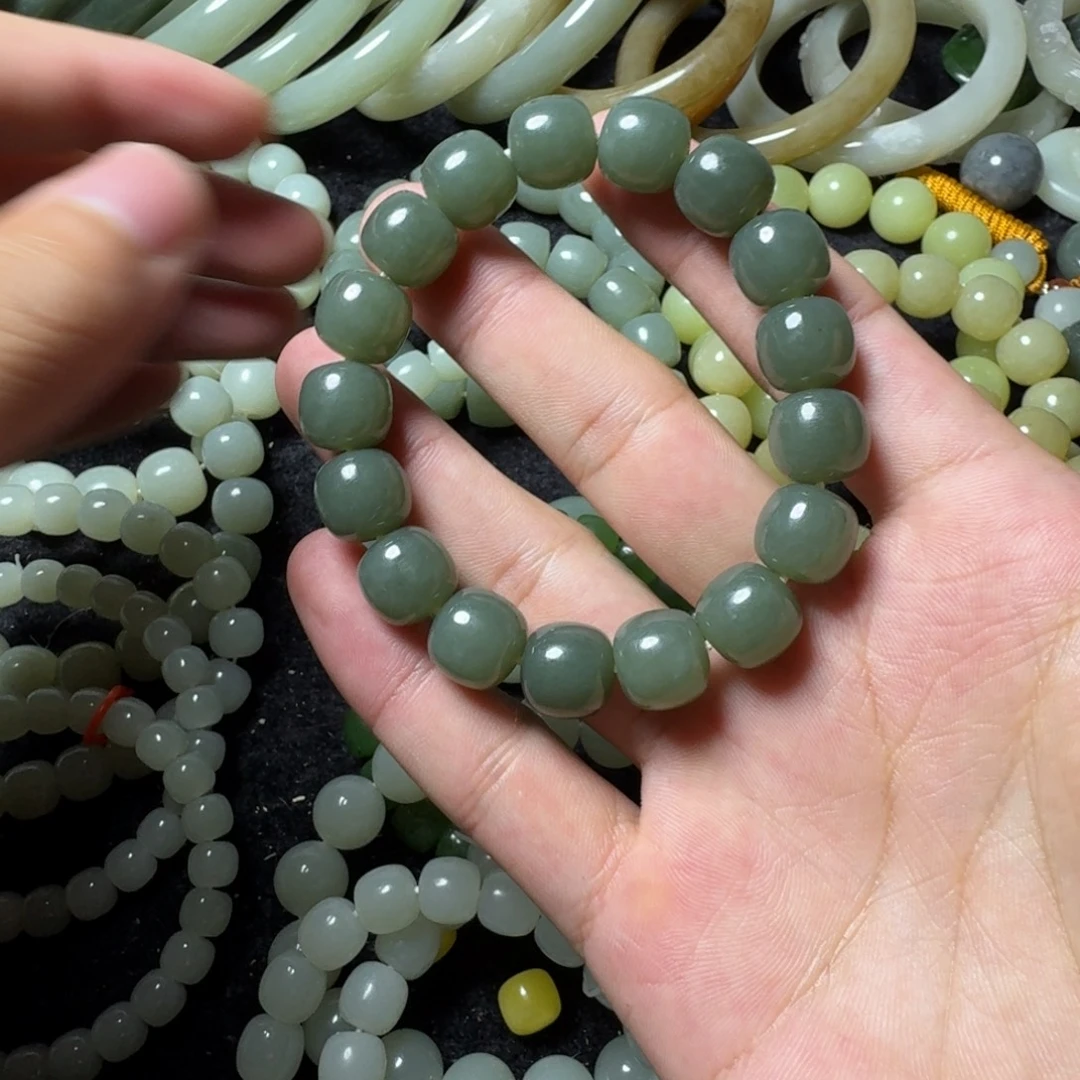 和田玉未镶嵌手串