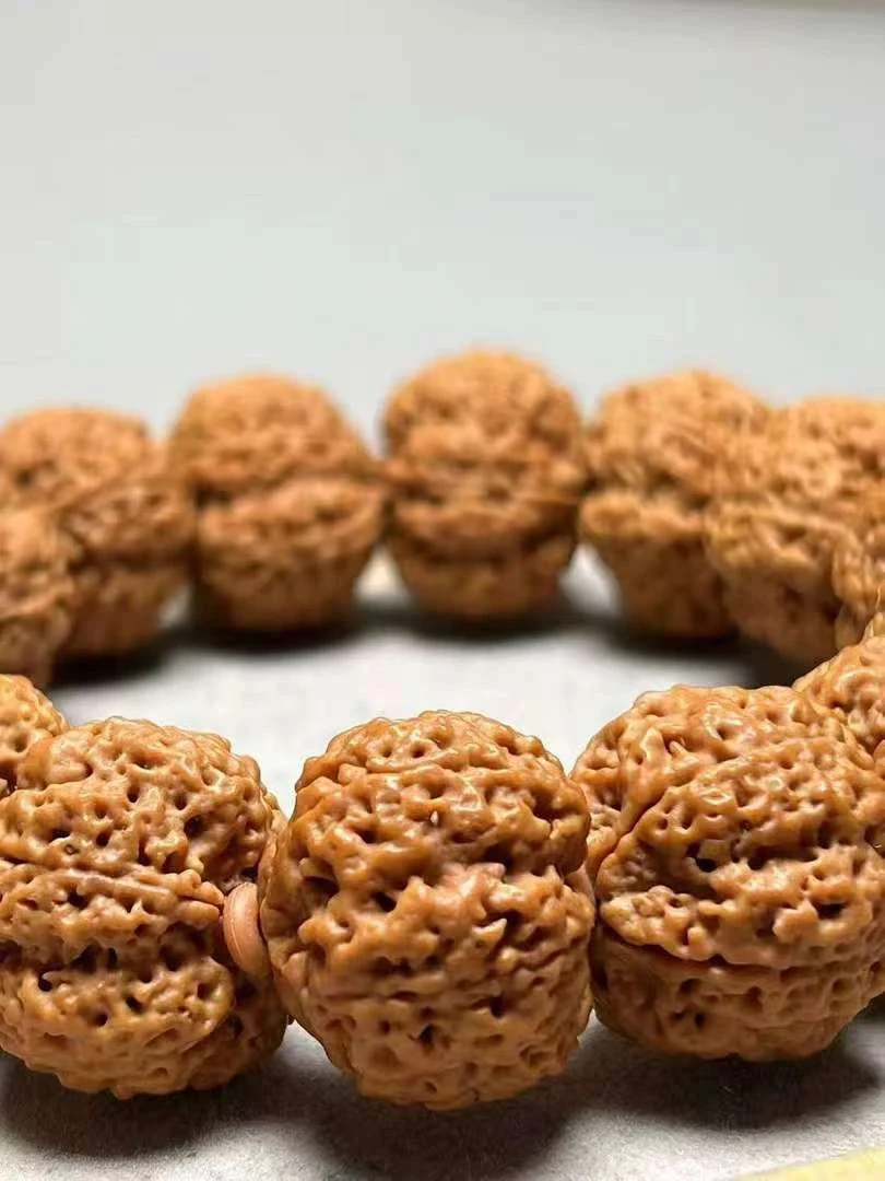 尼泊尔瑞新文玩1号蜂王（打底）